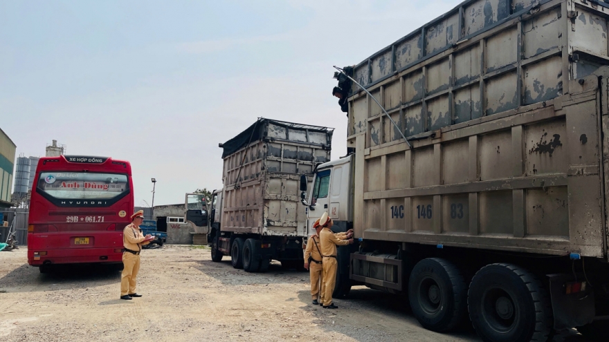 Quảng Ninh: Xử lý xe tải cơi nới thành thùng hoạt động trong KCN Cái Lân